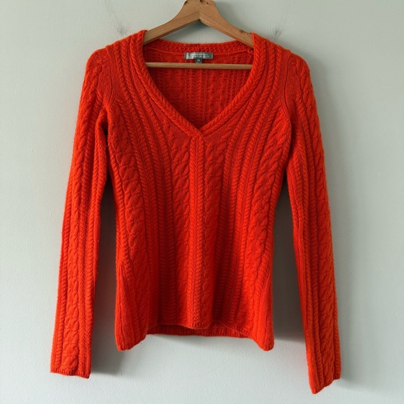 Neiman Marcus Cashmere Cable Knit Sweater Womens XS V Neck Preppy Quiet Luxury - Picture 1 of 15